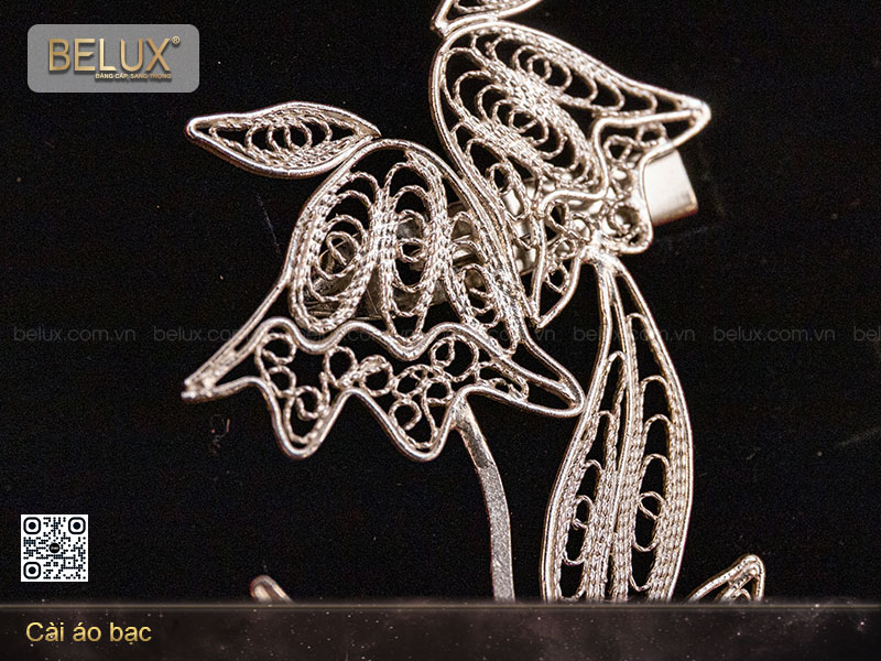 Hoa cài áo bằng bạc mẫu 2